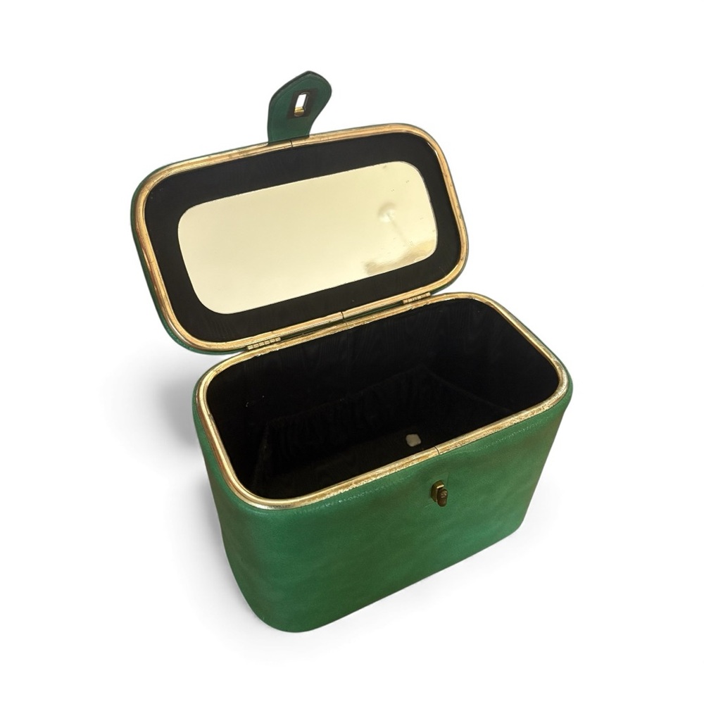 Celebrity NY Cosmetic‎ Overnight Train Suitcase Green, Vintage 1960s - Picture 3 of 9